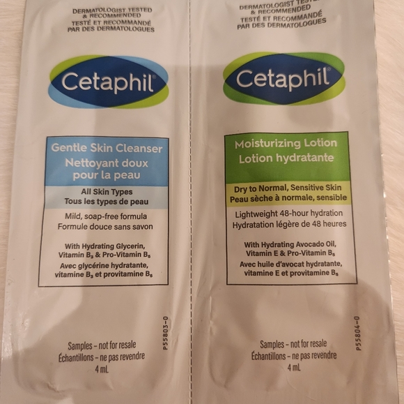 Free w purchase skincare - Picture 3 of 5